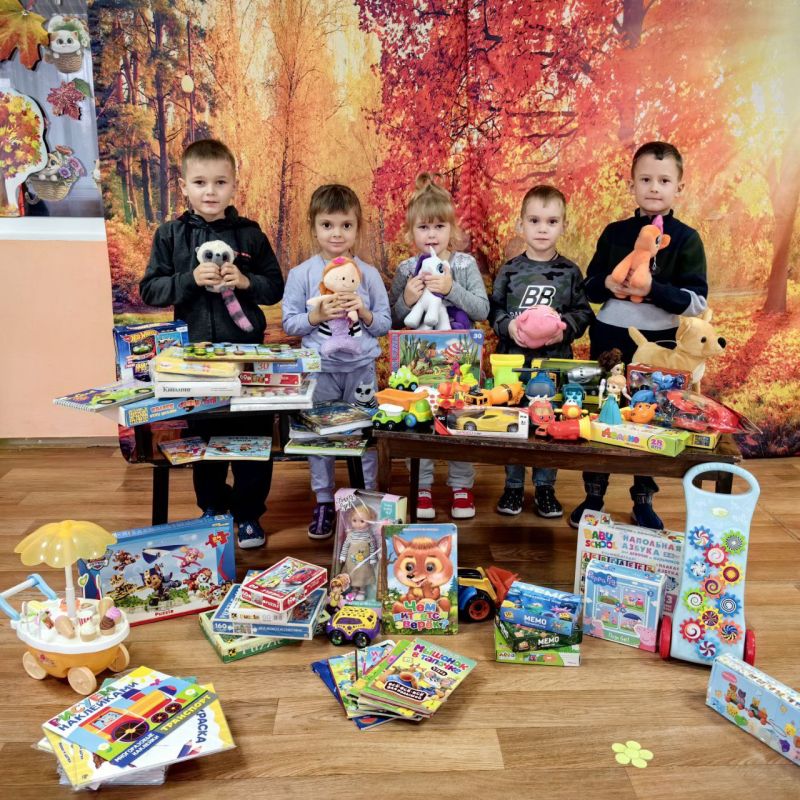 Военнослужащие Росгвардии передали помощь детскому саду «Ромашка» поселка Чернухино