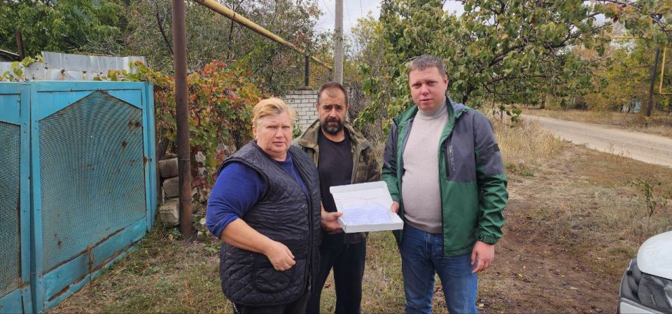 Проводя встречу с жителями города Приволье, совместно с заместителем Председателя Совета Василием Оробцовым, было принято обращение Ольги Черевань, местной жительницы, по поводу приобретения индотрахиальной трахиостамической...