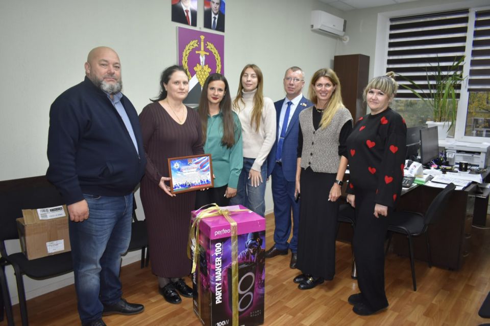 Молодежь Перевальского округа получила подарок от друзей из Медногорска