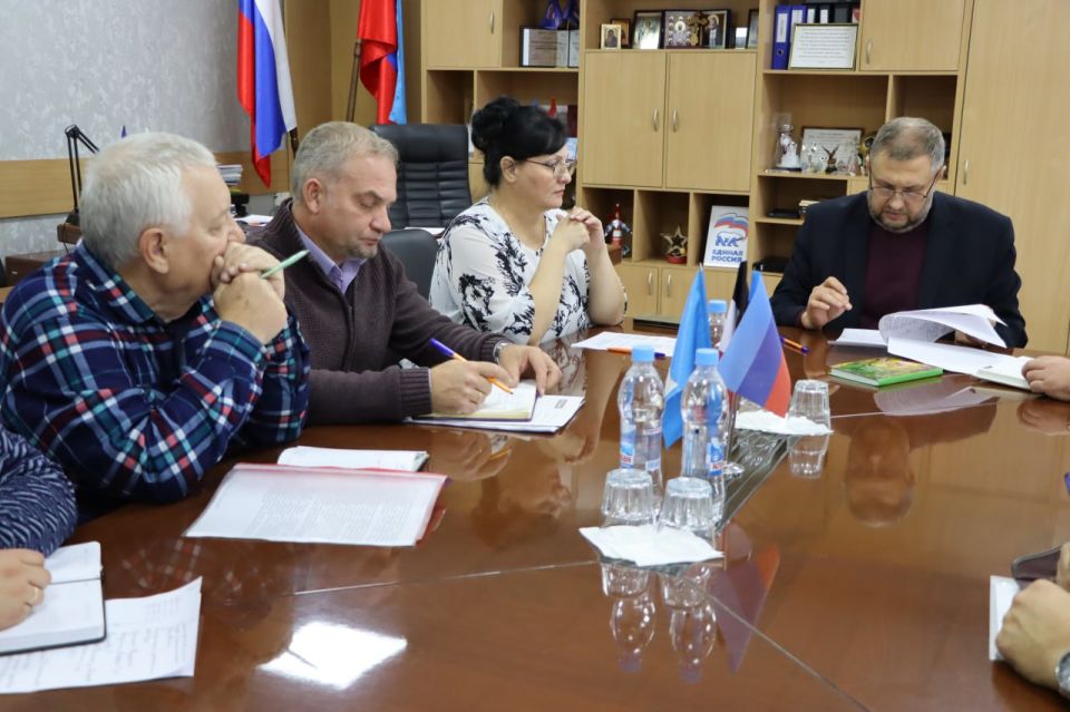 Евгений Бондарь: Совещание по иммунизации диких животных против бешенства прошло в Лутугинском округе