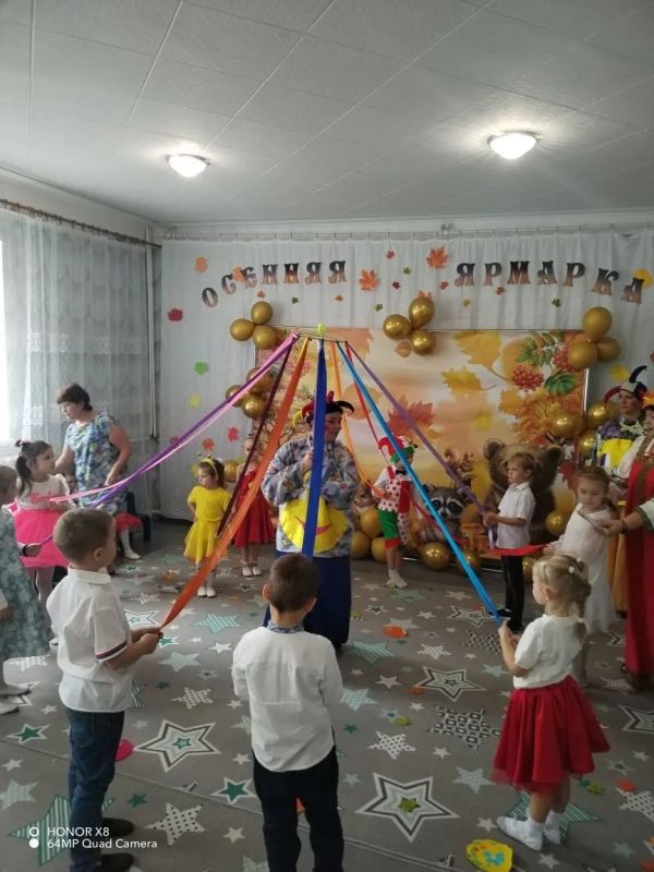 Осенняя ярмарка в детском саду "Колокольчик"