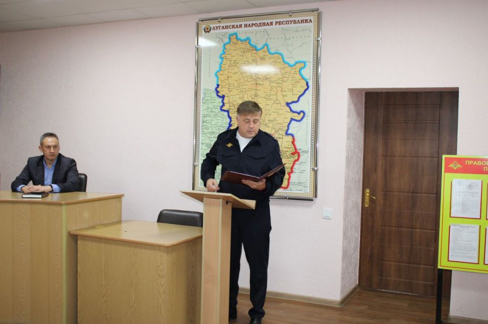 Андрей Рубанцов: Сегодня в Администрации городского округа город Ровеньки был представлен отчет начальника ОМВД России "Ровеньковский" полковника полиции Дмитрия Ивановича Дерменжи о деятельности ОМВД за 9 месяцев 2025 года...