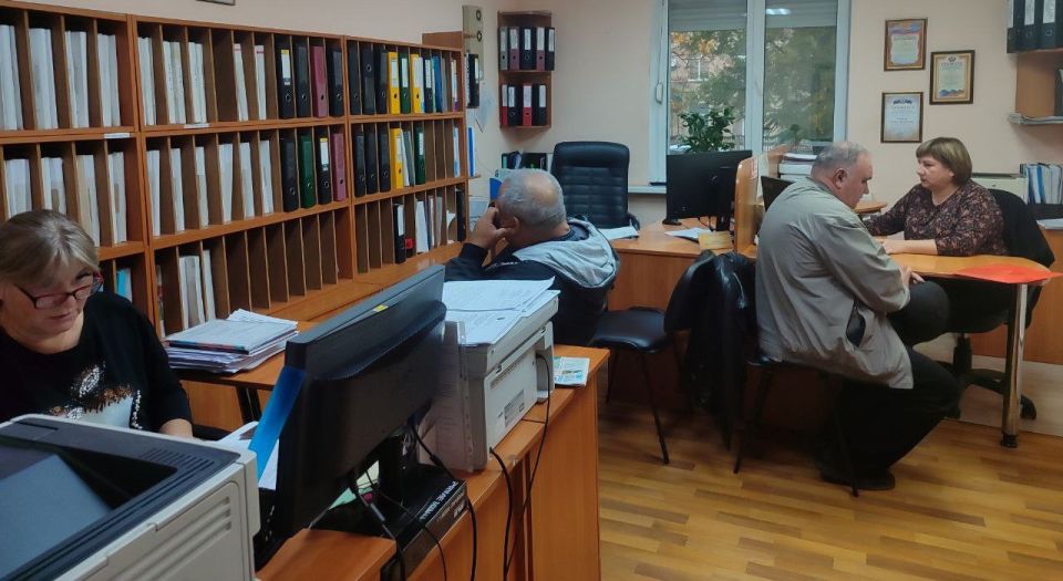 Сотрудники Лутугинского центра занятости усиливают взаимодействие с местными работодателями