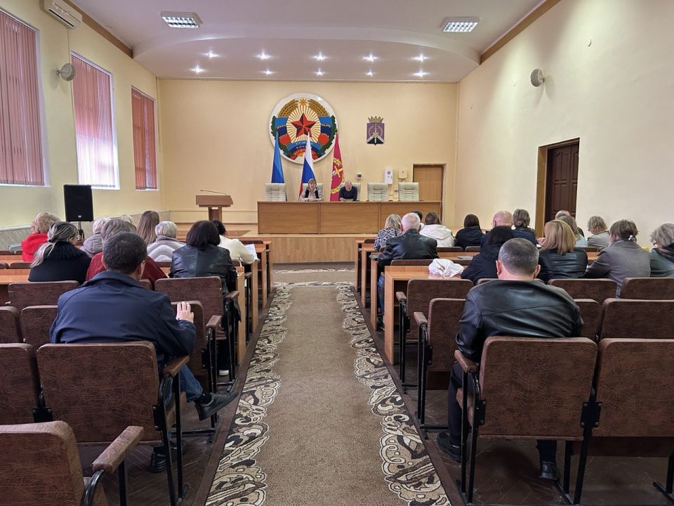 В Администрации Перевальского округа обсудили проблему вопрос противодействия нелегальной занятости