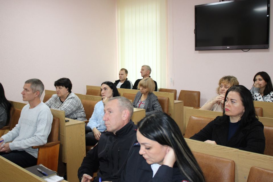 Сегодня в Администрации городского округа город Ровеньки был представлен отчет начальника ОМВД России "Ровеньковский" полковника полиции Дмитрия Ивановича Дерменжи о деятельности ОМВД за 9 месяцев 2025 года перед...