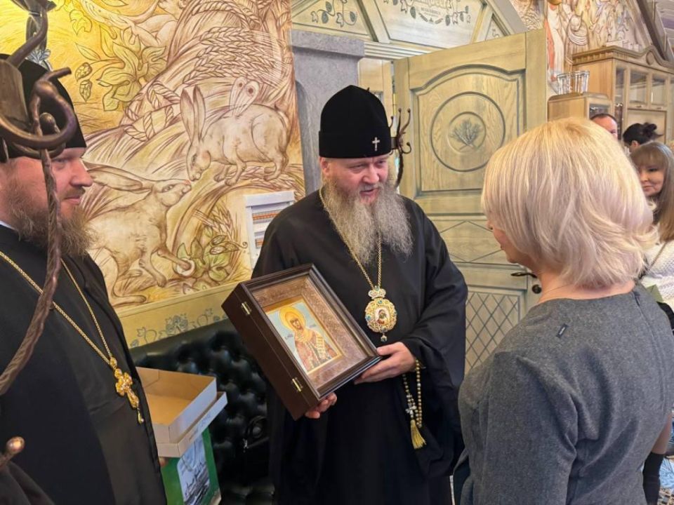 МИТРОПОЛИТ ПАНТЕЛЕИМОН ПОЗДРАВИЛ МИНИСТРА ЗДРАВООХРАНЕНИЯ С ЮБИЛЕЕМ