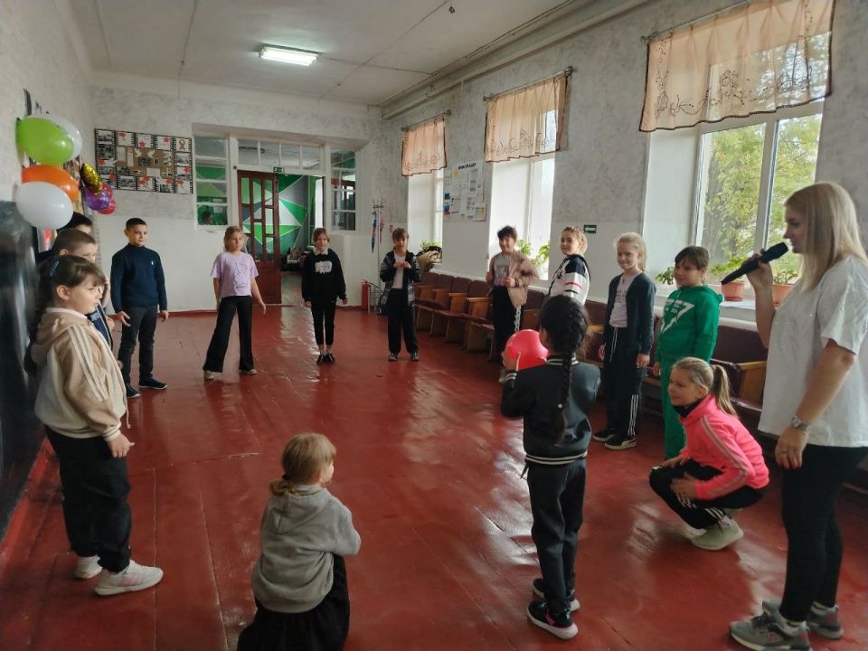 В Нагольно-Тарасовском Доме культуры состоялась конкурсно - игровая программа для детей «Когда у нас на сердце праздник»