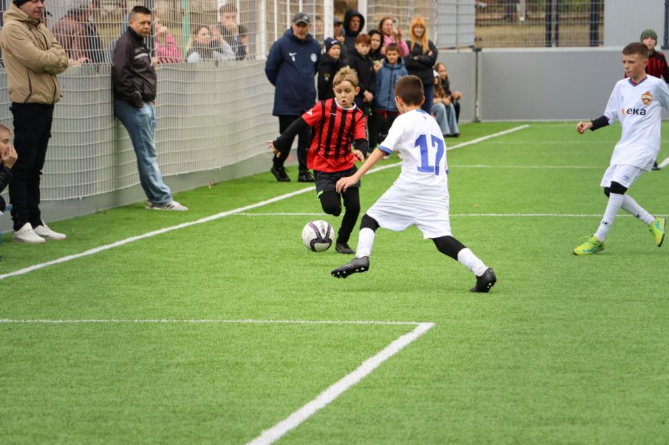 Стахановские юноши продолжают участие в чемпионате ЛНР по футболу