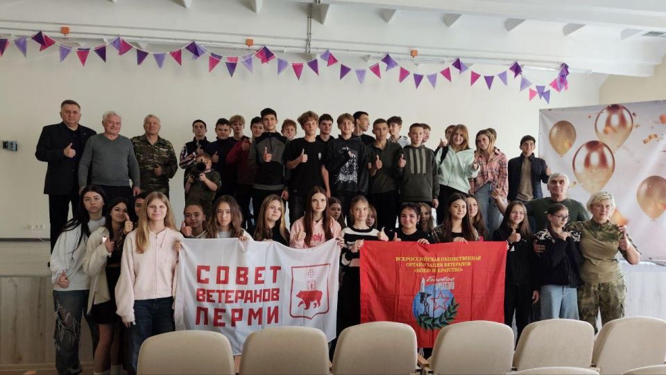 Представитель «Боевого братства» из Прикамья провёл творческие Уроки мужества для школьников Северодонецка