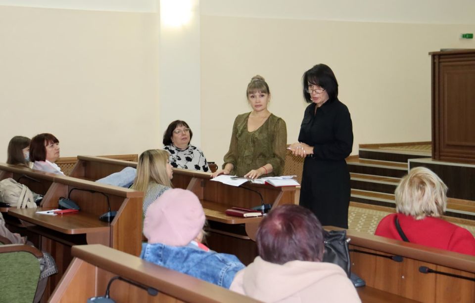 В Антраците под председательством заместителя главы Администрации Натальи Шаталовой состоялось собрание опекунов и попечителей несовершеннолетних, оставшихся без родительской опеки