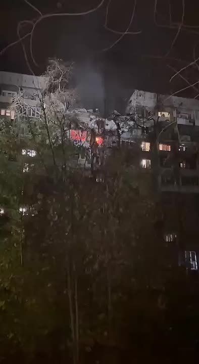 Очевидцы сообщают о взрыве в многоэтажке по улице Гмыри в Алчевске