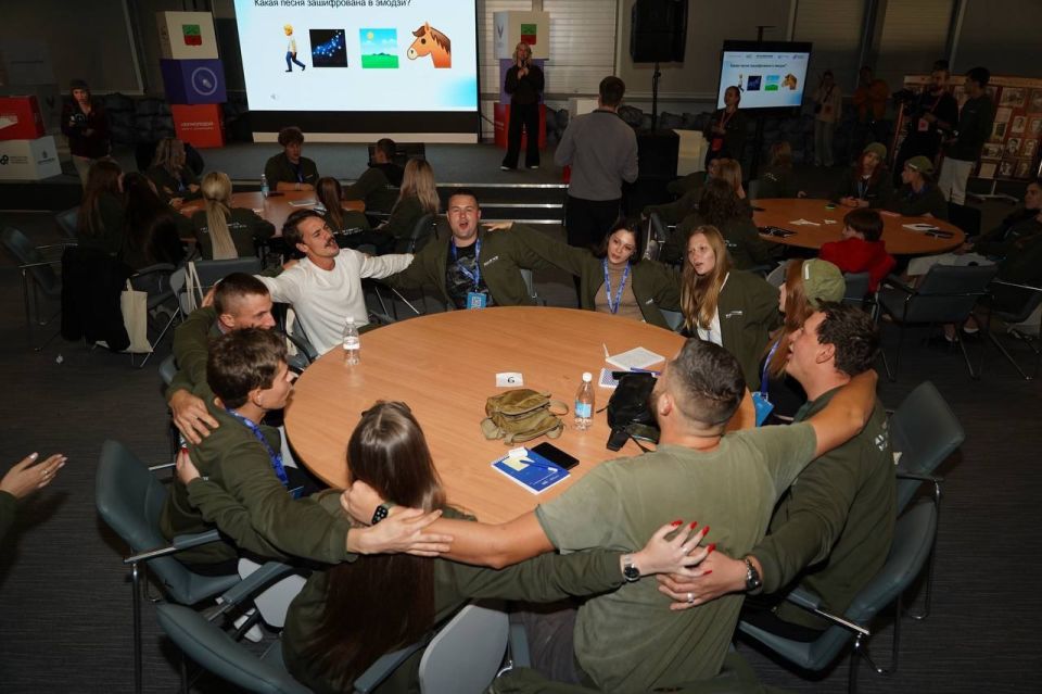 Молодежь Лутугинского округа приняла участие в Республиканском форуме "Молодая Гвардия" в Центре созидания "Маяк"