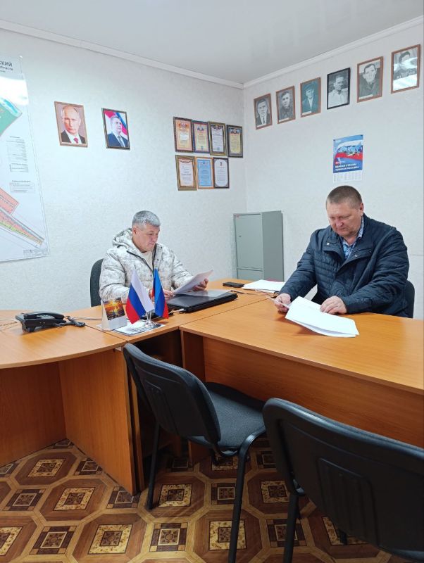 Сегодня в отделе жизнеобеспечения пгт Пролетарский Администрации городского округа город Ровеньки состоялась встреча с активным и инициативным жителем поселка, посвященная вопросам развития и продвижения территориального...