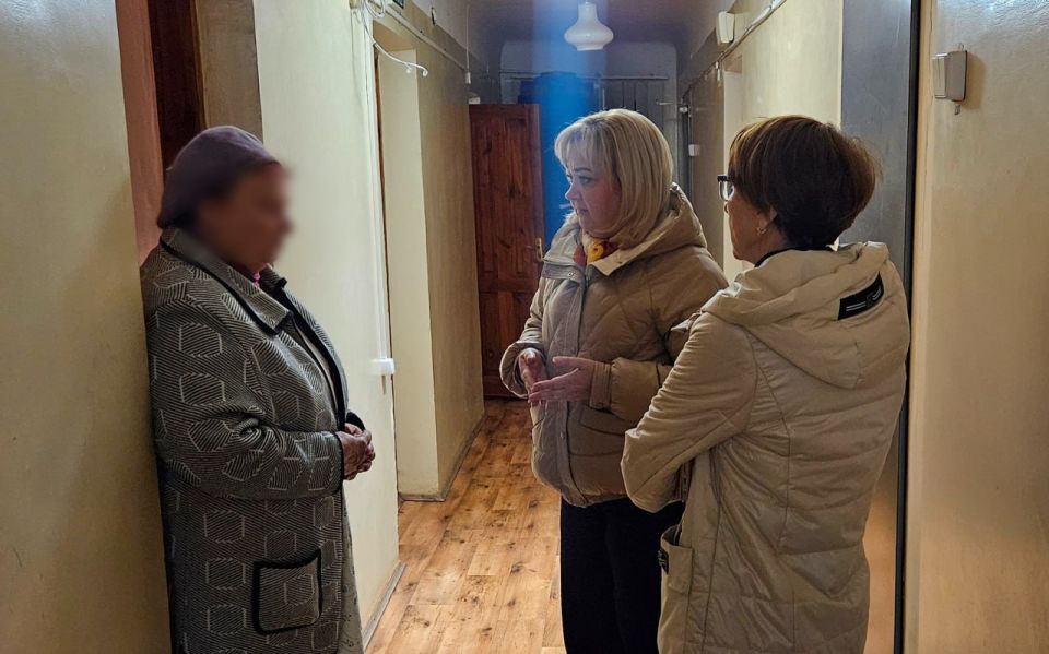 Единороссы доставили помощь для пострадавших от взрыва в многоэтажке Алчевска