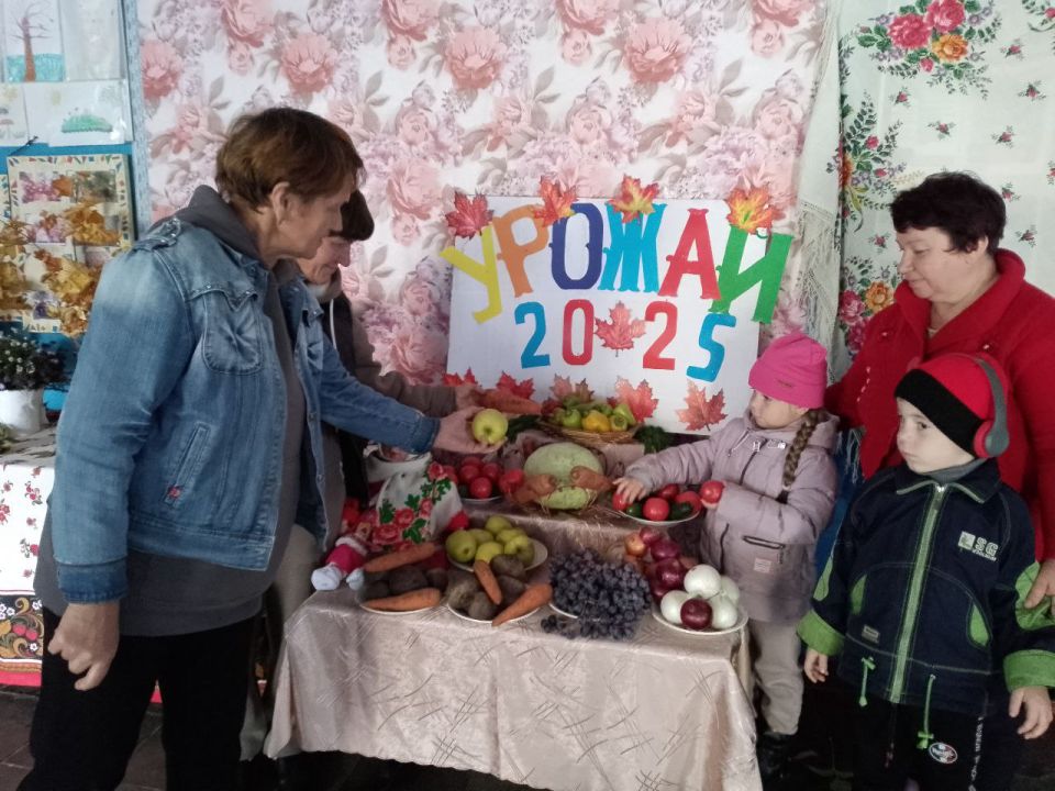 В Комсомольском сельском доме культуры состоялись посиделки ко Дню сельского хозяйства «Хвала рукам, что пахнут хлебом»