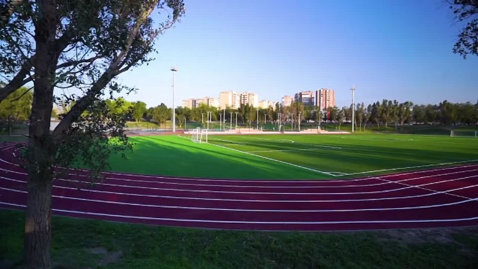 В Луганске после реконструкции открыли стадион ЛГУ им. Даля