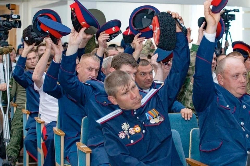 Глава ЛНР поздравил казаков