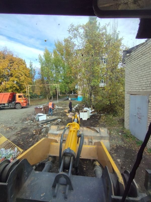 Андрей Рубанцов: Городские коммунальные службы активно борются с одной из самых заметных проблем – стихийными свалками крупногабаритного мусора!