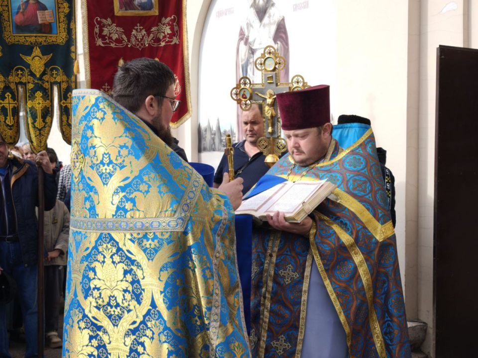 Евгений Морозов: День Покрова Пресвятой Богородицы в Брянке начался символично