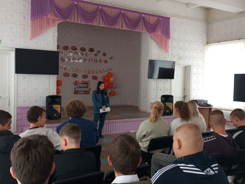 Отдел надзорной деятельности и профилактической работы по городу Северодонецку УНД и ПР ГУ МЧС России по ЛНР с началом нового учебного года совместно с инспекторами ПДН и ГИБДД, провели профилактические беседы по различным...