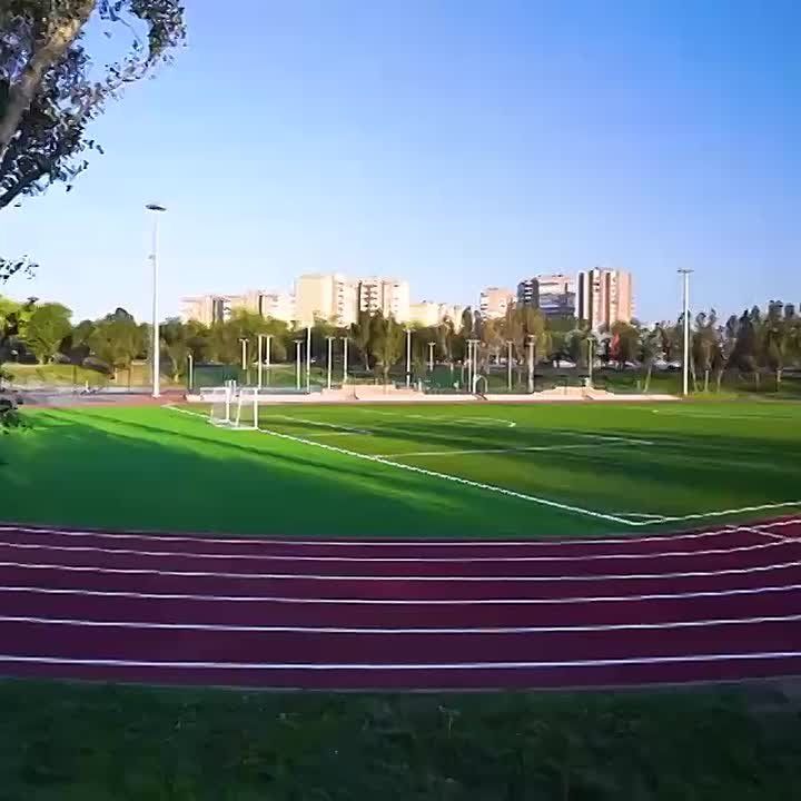 После масштабной реконструкции открылся стадион Луганского государственного университета имени Даля, сообщил вице-премьер РФ Марат Хуснуллин