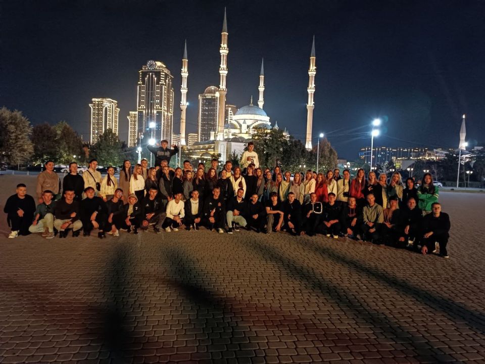 Старшеклассники города Ровеньки проводят увлекательные будни, в рамках участия в проориентационном проекте «Университетские смены», в г. Грозный