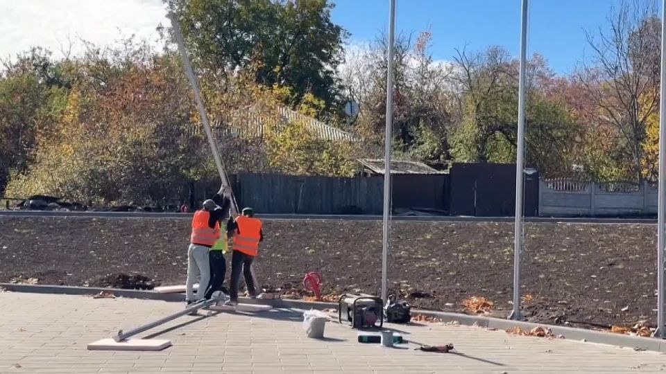 Сергей Колягин: При поддержке Минстроя ЛНР в рамках федерального проекта «Формирование комфортной городской среды» национального проекта «Инфраструктура для жизни» в середине мая стартовало благоустройство площади Боевой...