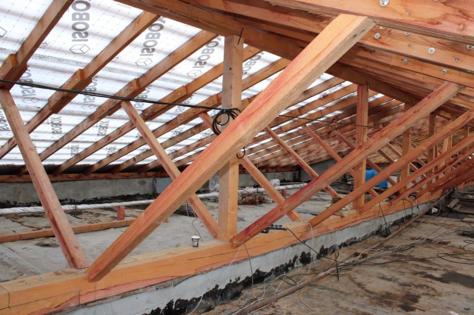 Андрей Рубанцов: В Ровеньках проводятся работы по капитальному ремонту кровель многоквартирных домов