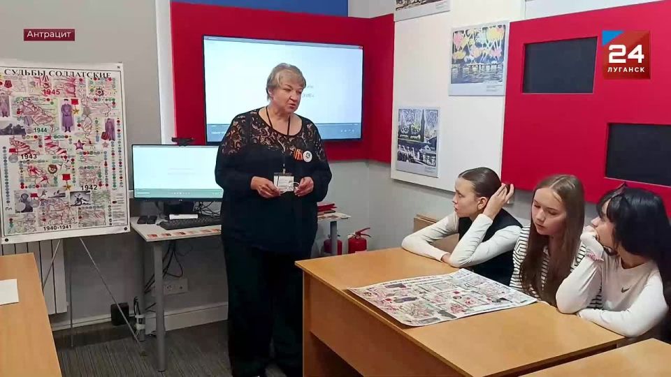 Что связывает Антрацит с далекой Воркутой? На этот вопрос ответили в городском музее, куда прибыла выставка из Заполярья