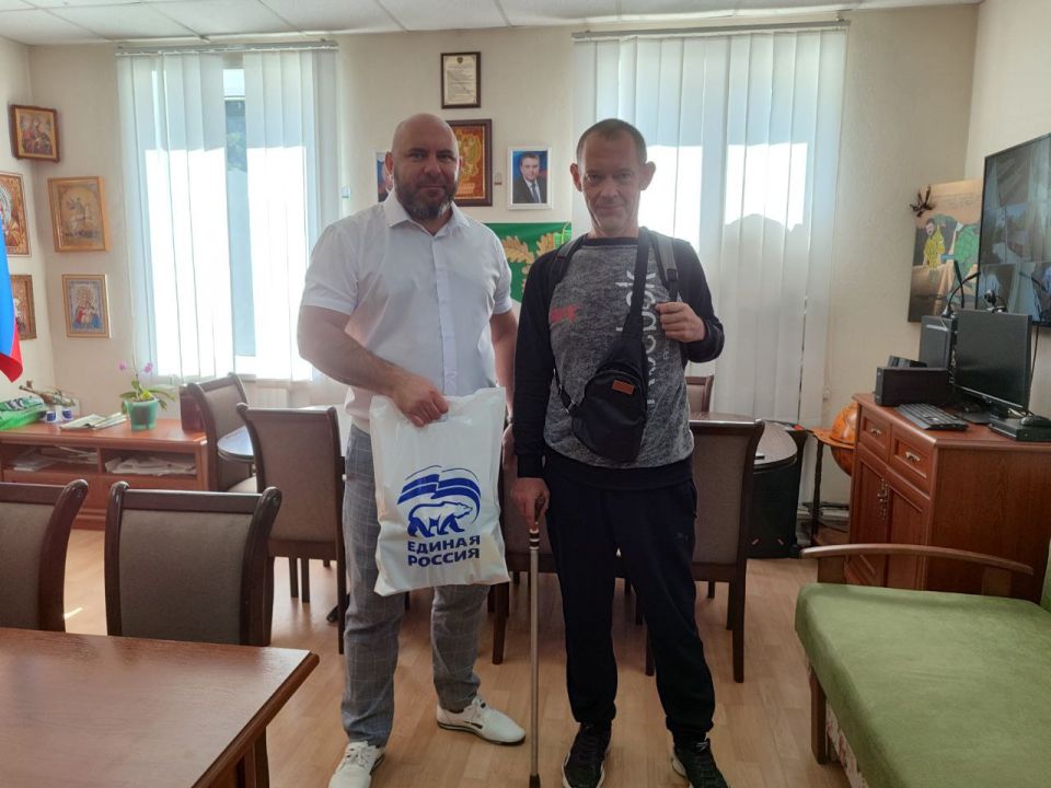 «Эстафета добрых дел». Секретарь местного отделения партии «Единая Россия» Вячеслав Третьяков оказал помощь для Валерия Журбина — человека с инвалидностью второй группы, который обратился с просьбой о помощи в приобретении...