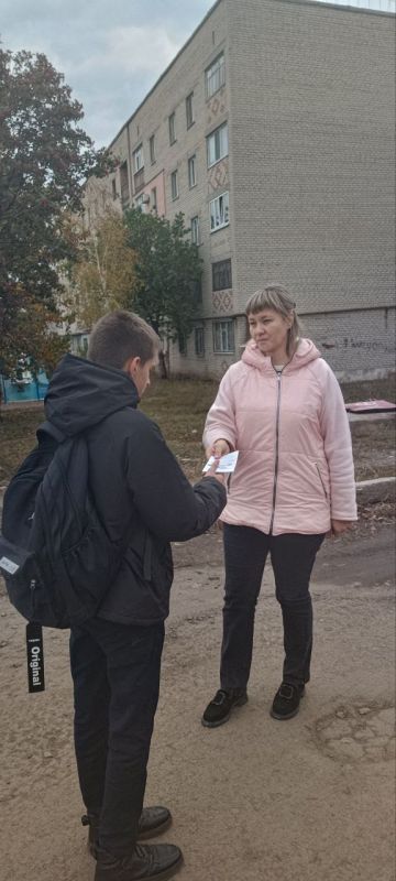 Межведомственный рейд. Отдел культуры, спорта и молодёжной политики совместно с сотрудниками ОМВД России «Ровеньковский» и «Семейный центр» г. Ровеньки провели межведомственный рейд на территории кв. Молодежный