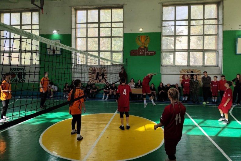 Дворовой волейбол 4х4 прошел в Свердловском муниципальном округе