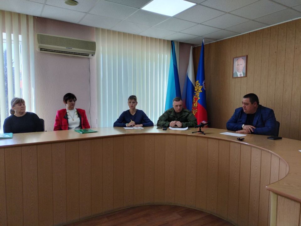 Сегодня в Администрации городского округа состоялось заседание рабочей группы по решению социальных вопросов и вопросов трудоустройства ветеранов боевых действий и членов семей погибших, пропавших без вести военнослужащих...