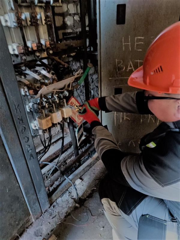 Энергетики Удмуртии оказали помощь в ремонте электрооборудования трансформаторной подстанции в Лутугинском округе