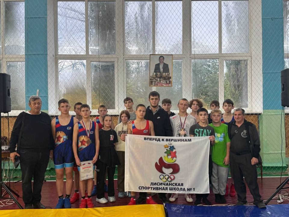 11-12 октября в городе Антрацит прошел открытый Республиканский турнир по спортивной борьбе памяти Мастера Спорта СССР Николая Дьяченко