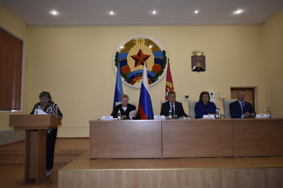 Виталий Михайлов: Сегодня провел расширенное аппаратное совещание, на которое были приглашены руководители различных структур, учреждений и организаций, от деятельности которых зависит социально-экономическое развитие...