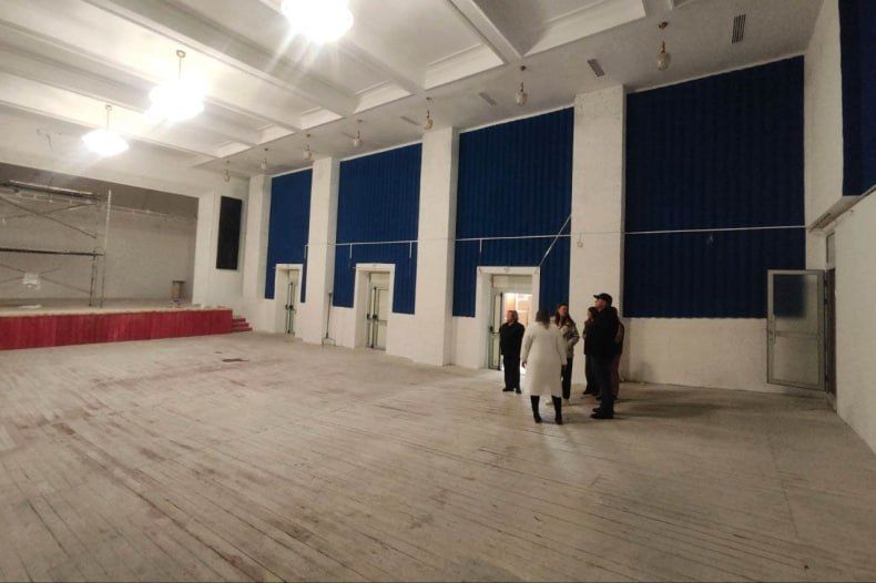 Зам. Министра строительства и ЖКХ Красноярского края проводит инспектирование ремонтируемых шефом-регионом объектов