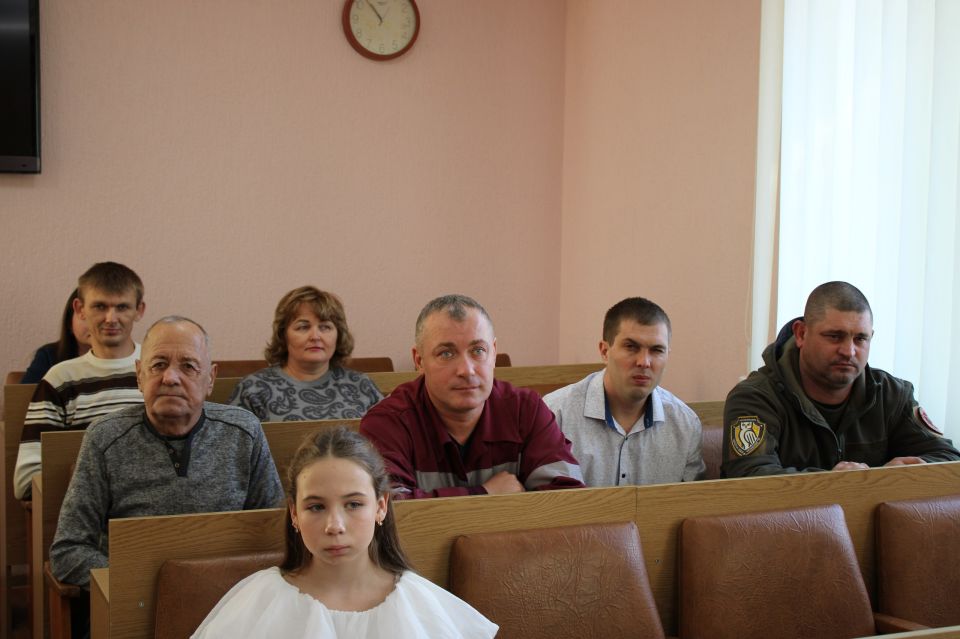 В Администрации городского округа город Ровеньки прошло торжественное мероприятие, приуроченное к празднованию Дня отца