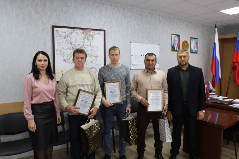 Евгений Бондарь: Поздравил работников дорожного хозяйства