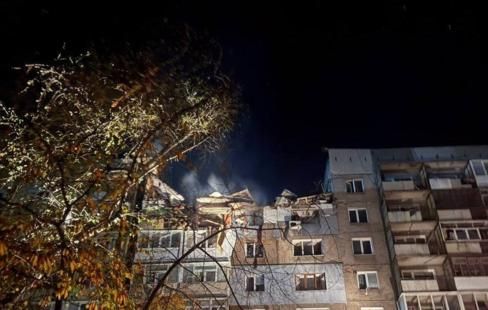 Специалисты приступили к обследованию поврежденного от взрыва дома в Алчевске