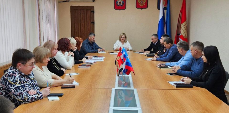Светлана Гребенькова: Провели очередное заседание комиссии по предупреждению и ликвидации чрезвычайных ситуаций и обеспечения пожарной безопасности