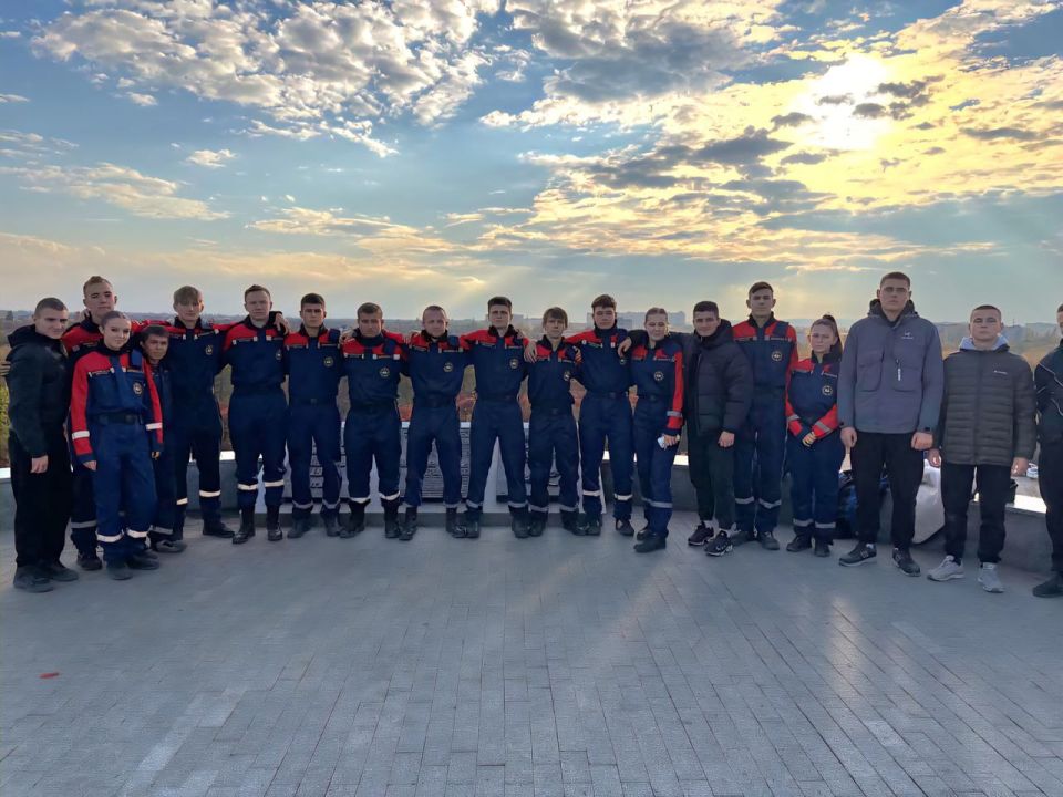 Разговор о мужестве под открытым небом: добровольцы-спасатели почтили память героев на «Острой могиле»