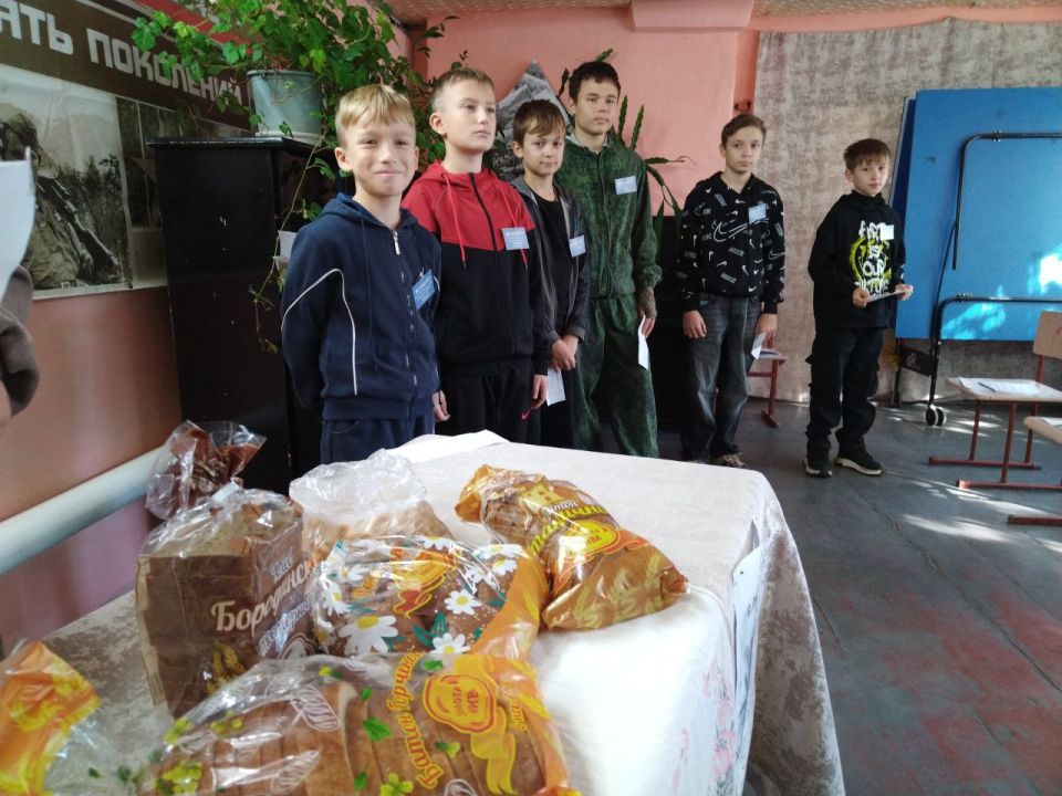 Международный день хлеба — праздник, который напоминает нам о важности этого простого, но незаменимого продукта в нашей жизни, появившемся на свет более шести тысячелетий назад