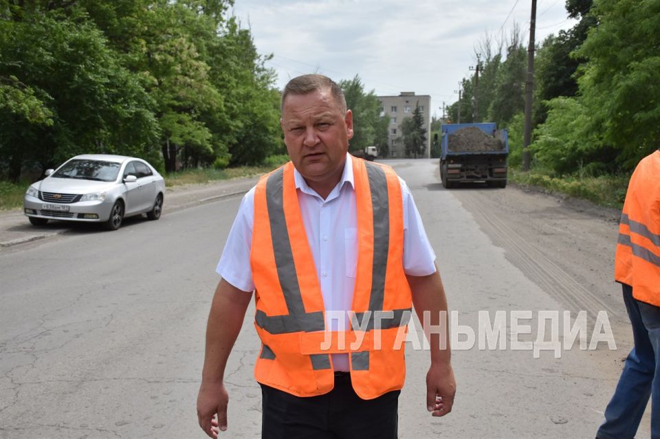 В любое время года на посту: Профессиональный праздник отмечают дорожники