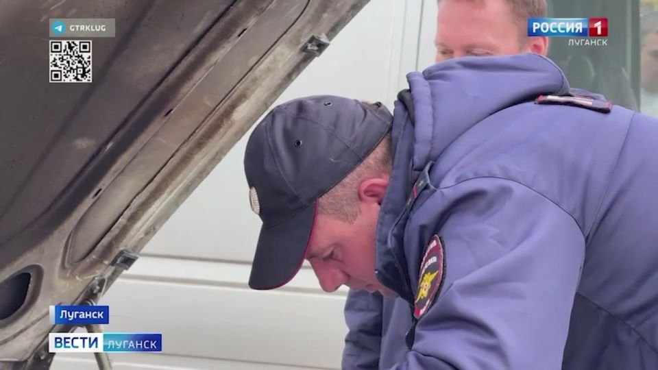 До 1 января 2026 года, все владельцы транспортных средств должны выполнить процедуру замены регистрационных документов, государственных номерных знаков и водительских удостоверений на российские