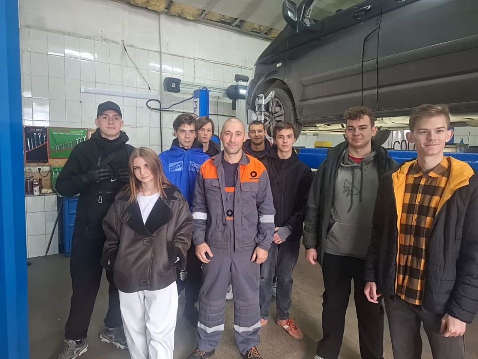 Северодонецкое местное отделение "Молодой Гвардии Единой России" присоединилось к акции "Гараж отца"