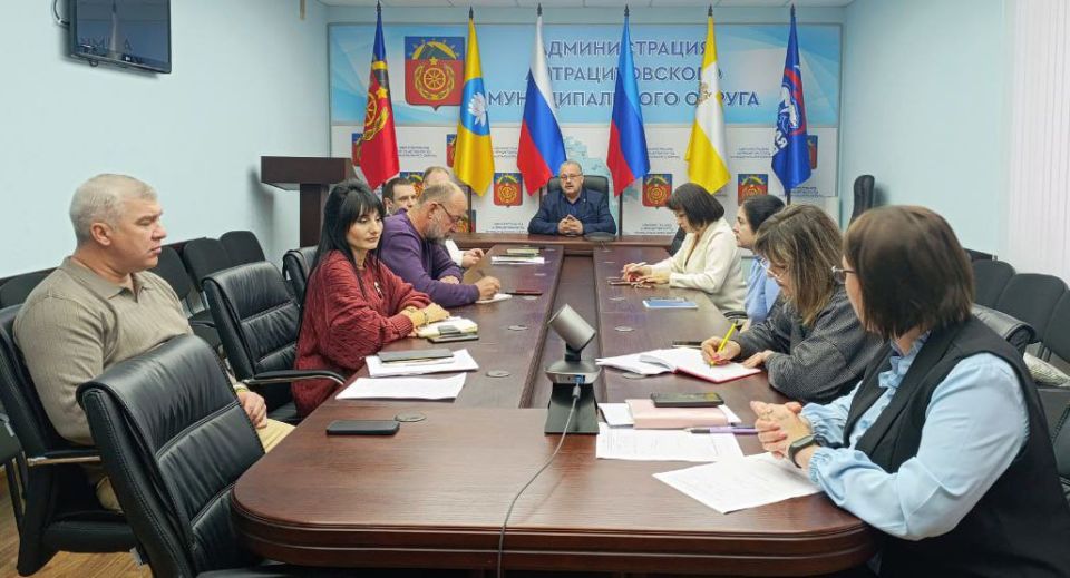 Сергей Саенко: Совместно со своим заместителем Маратом Гайсиным и представителями структурных подразделений Администрации, муниципальных унитарных предприятий и руководителями учреждений и предприятий округа провел очередной...