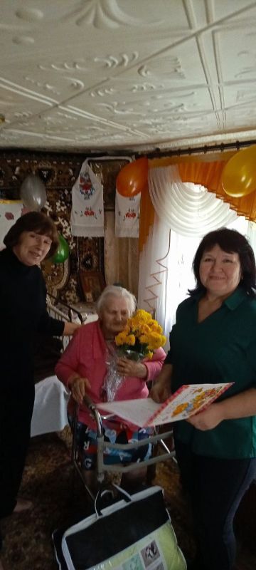 Юлия Кожухарь: Поздравления Анне Семёновне с 90-летним юбилеем!