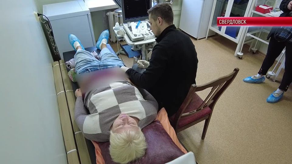 Врач анестезиолог-реаниматолог из Красноярского края Константин Подголов, позывной «Морфей», недавно прибывший в Свердловский муниципальный округ с врачебной миссией уже в буквальном смысле этого слова, поставил на ноги 22...