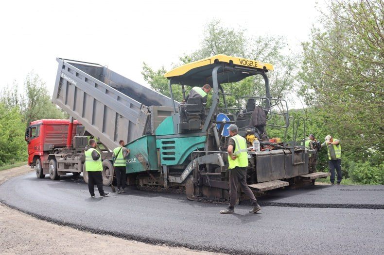 ОБЗОР ПРЕССЫ «ДОНБАСС ВОСТОЧНЫЙ»: А дорога новою лентою вьется
